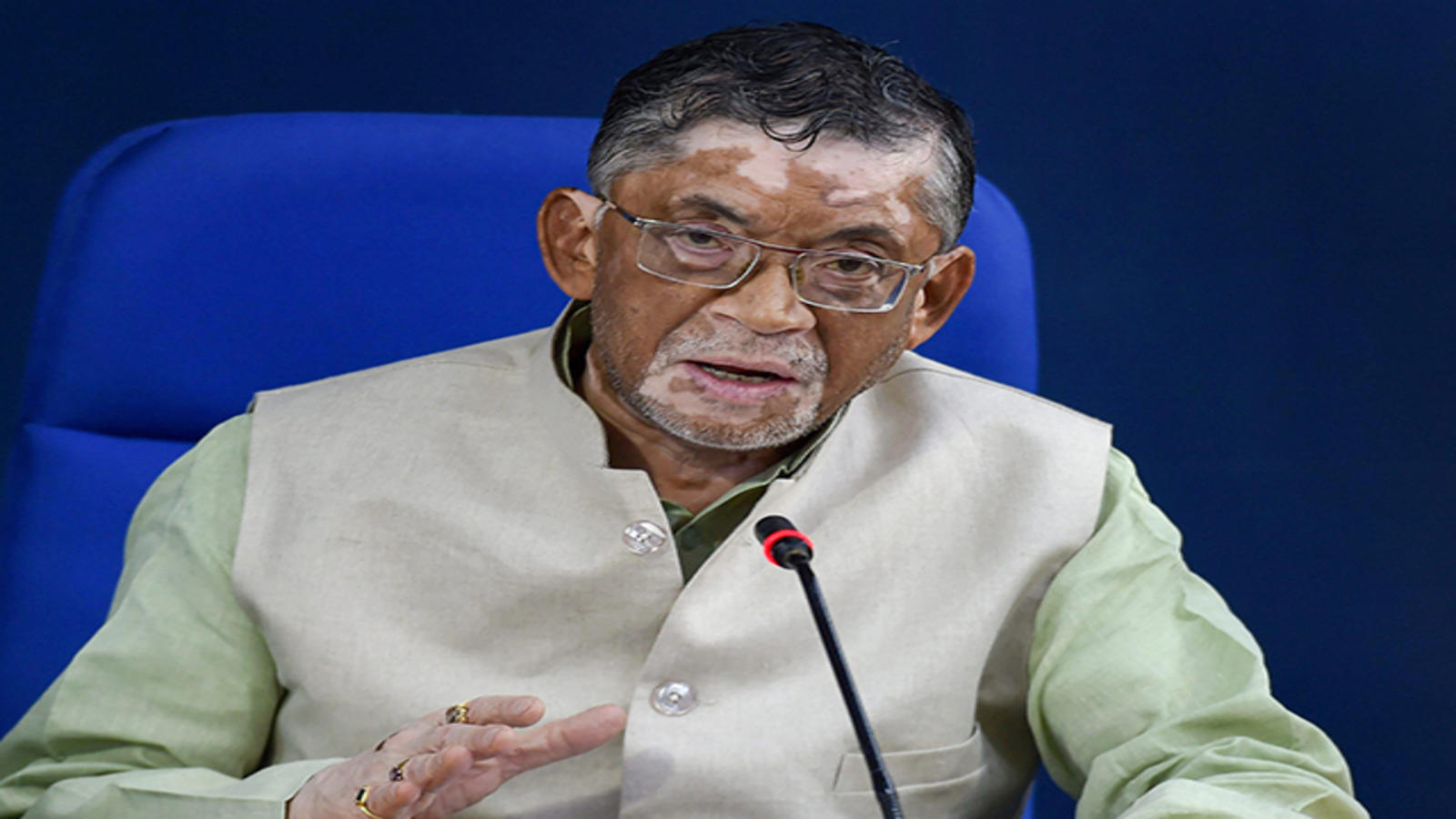 Govt will put its best foot forward to help industry, workers, says Santosh Gangwar