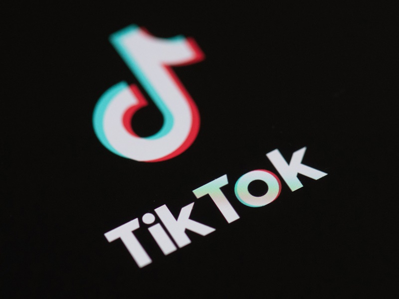 US bans Chinese apps Tik Tok and WeChat 