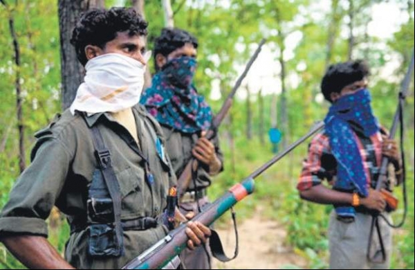 32 Maoists surrender in Dantewada