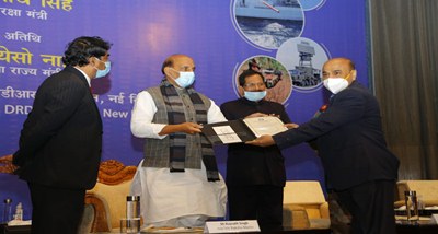 Rajnath Singh felicitates eminent scientists at the DRDO Awards Ceremony