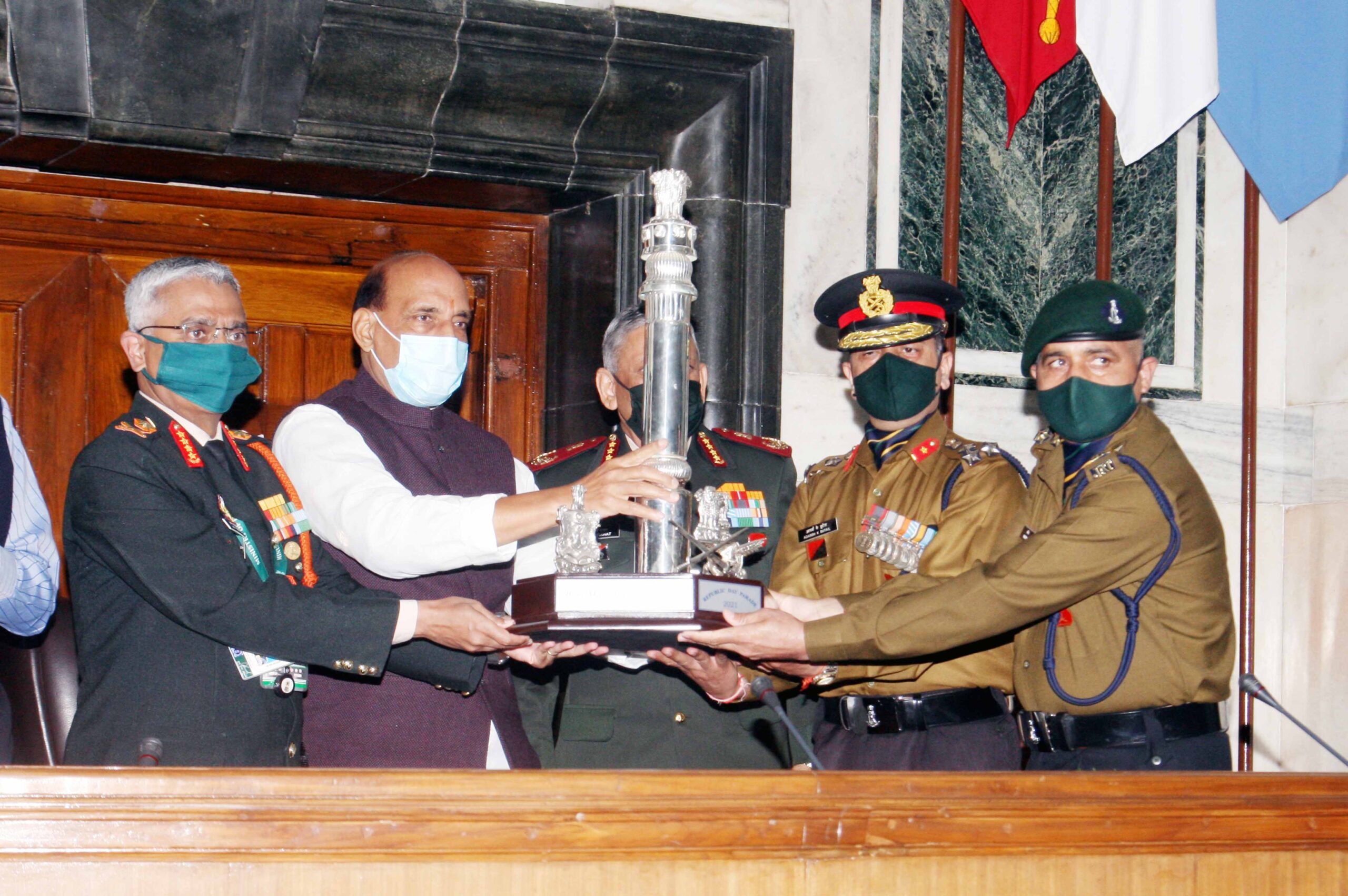 Raksha Mantri hands over best marching contingent trophies to Jat Regimental Centre and Delhi Police