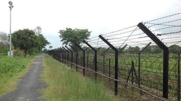 #Bangladesh announces extension of the land border closure with India for two more weeks till June 14 in view of the ongoing #COVID situation.  However, the movement of cargo between the two countries will remain unaffected.