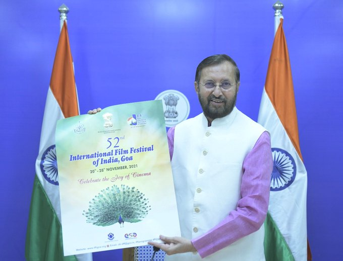 Union Minister @PrakashJavdekar released the poster for the 52nd International Film Festival of India 2021, as well as a booklet outlining the @IFFIGoa regulations.