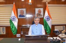 Minister of Railways Ashwini Vaishnaw met Uttrakhand CM Pushkar Singh Dhami today at Rail Bhawan, New Delhi & discussed the progress and prospects of various Railway projects in Uttarakhand.