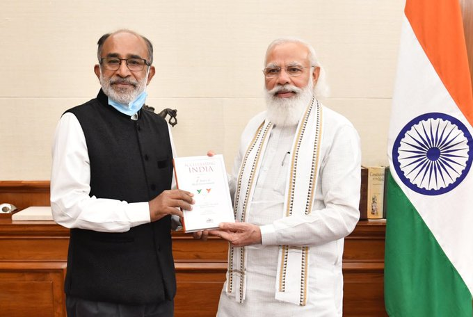 Prime Minister @narendramodi received a copy of the book 'Accelerating India' from the Former Minister of State for Tourism  @alphonstourism