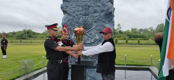 Victory flame reaches Pulgaon, Maharashtra Shakti Sthal War Memorial and was received by Commandant Central Ammunition Depot. IndoPak War 1971 Veterans were felicitated during the event.