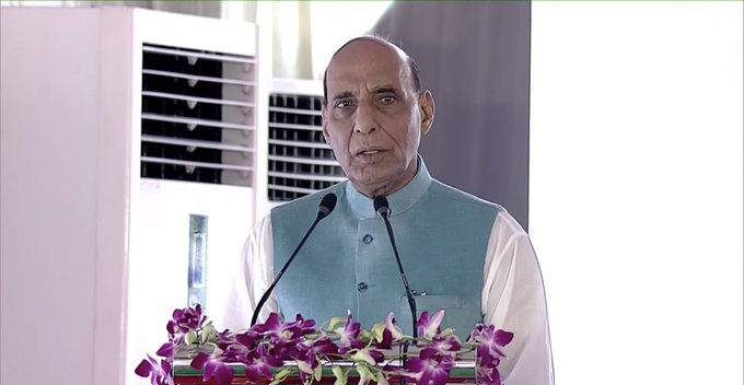 Defence Minister @rajnathsingh addresses the gathering at the inaugural event of Defence Offices Complexes at Delhi's Kasturba Gandhi Marg and Africa Avenue. Previous buildings were in a tattered state, affected working conditions of our officers. Optimum utilisation of space was not done, which is why this complex has been brought up. Over 7,000 workers can be accommodated in good working conditions: Defence Minister @rajnathsingh