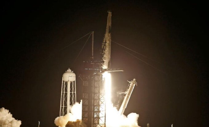 SpaceX's first private flight took off yesterday from Florida carrying two contest winners, a health care worker & a billionaire e-commerce executive - in the first all-civilian crew ever launched into Earth orbit.