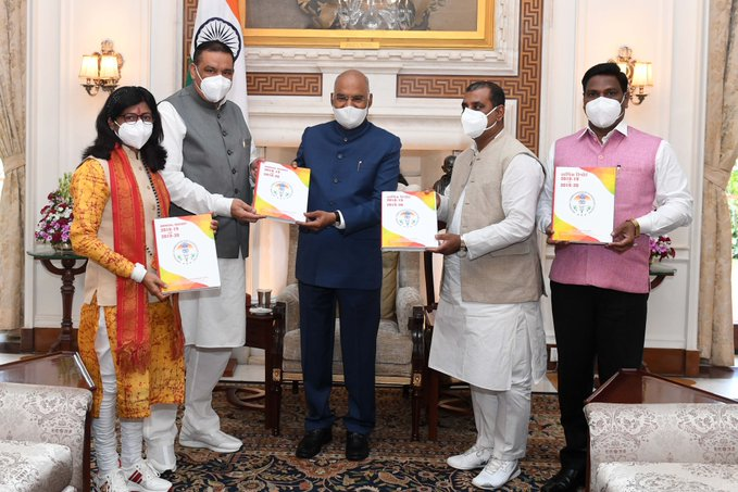 A delegation of the National Commission for Scheduled Castes led by Chairman of the National Commission for Scheduled Castes Vijay Sampla called on President Ram Nath Kovind and presented the annual report of the Commission for 2018-19 & 2019-20.