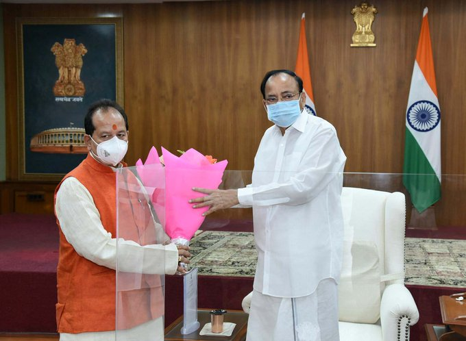 Speaker of Bihar Legislative Assembly, @VijayKrSinhaBih  called on Vice President M. Venkaiah Naidu at Upa Rashtrapati Nivas today.