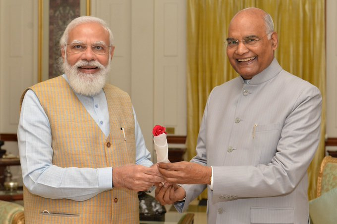 Prime Minister @narendramodi extends his greetings to President Ram Nath Kovind on his birthday at Rashtrapati Bhavan.