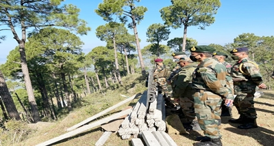 Army Chief General visits forward areas along LoC in Jammu region to take stock of security situation