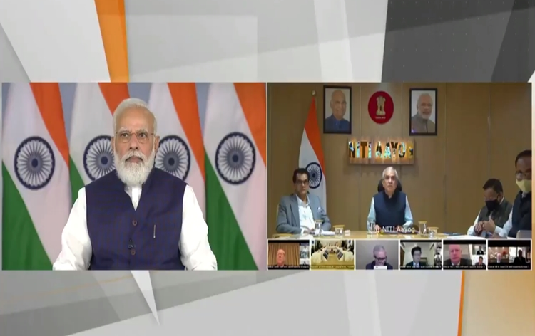 PM Modi Interacts with global CEOs of Oil and Gas sectors and Calls to enhance storage facilities for crude oil