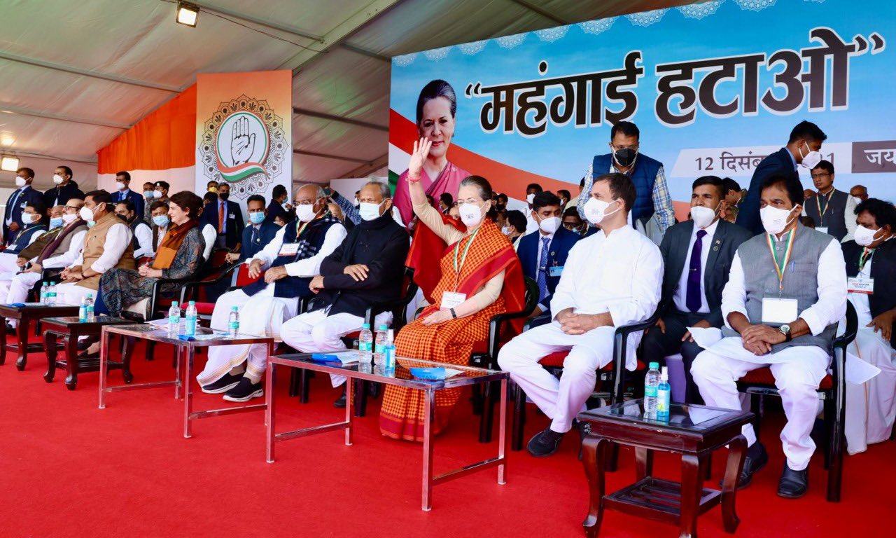 Stature of the chief minister Ashok Gehlot grows more with Jaipur rally : Ashok Gehlot wins hearts of masses, trust and respect of party high command