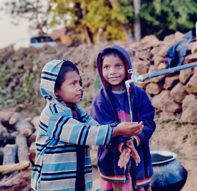 Drinking-Water supply schemes of Rs. 164.03 Crore approved under  @jaljeevan_  in Uttarakhand. Schemes Covering 5 Districts will benefit 48 thousand people in 140 villages. All schools & anganwadi centres in Uttarakhand now have tap water supply.