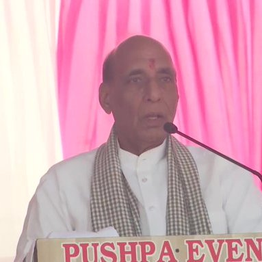 Maharashtra | Due to differences in the words and deeds of politicians, people started losing trust in politicians. Our govt accepted this as a challenge and are working to end it. We do what we say: Defence Minister Rajnath Singh addressing a gathering at Dondaicha, Dhule