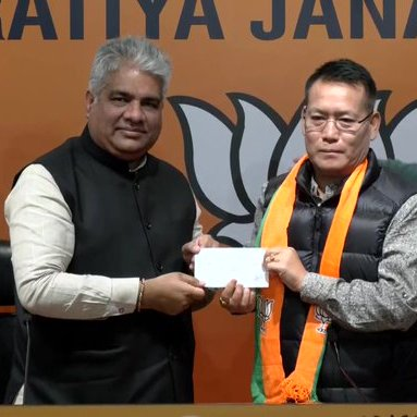 Manipur Youth Affairs & Sports Minister and NPP leader, Letpao Haokip joins BJP in Delhi. I think that under the leadership of PM Modi, the Northeast region and Manipur will be developed, he says.