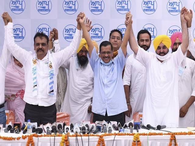 Aam Aadmi Party releases today the three new candidates for 2022 punjab elections.
