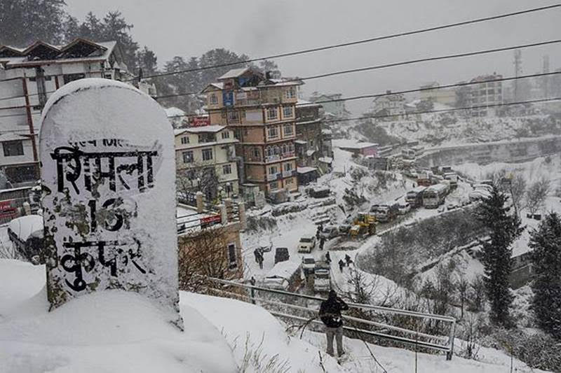 Again fresh snowfall was witnessed at Shimla of Himachal Pradesh, new attraction for tourists.