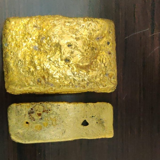 Hyderabad Customs has booked a case for smuggling of gold against an air traveller who arrived from Sharjah on 9th January. A total of 970 grams of gold worth over Rs 47 lakhs was recovered & seized from him.