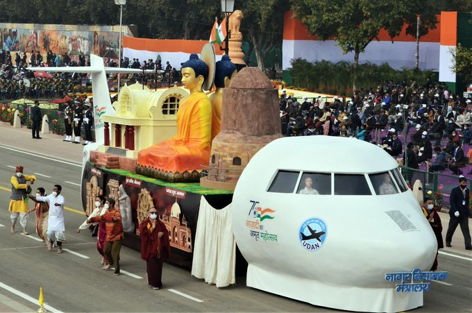 Ministry of Civil Aviation  @MoCA_GoI ’s tableau at this year's Republic Day 2022 parade won the award of best tableau in the Central Ministries/Deptt category. It was the first time when CA ministry participated in the parade.