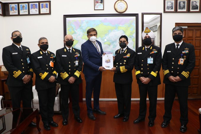 Aatmanirbhar Defence: Indian Navy's first contract under Make-II category, for six 'Deep Sea Side Scan Sonar Towing Winches', was handed over by VAdm SN Ghormade, Vice Chief of Naval Staff to CEO Abhijit Majage of Finite 4 Engg Consultancy Services.