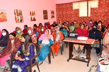 An interactive session on 'Women & Child Health' was organized by #CrossedSwordsDivision for women of Vill-Budhwal in Akhnoor(J&K). Army doctor addressed & advised the women on basic health issues.