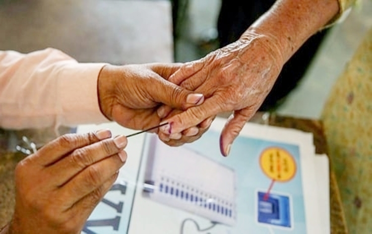 Campaigning ends for 3rd phase of assembly elections in Uttar Pradesh and single phase polling in Punjab today