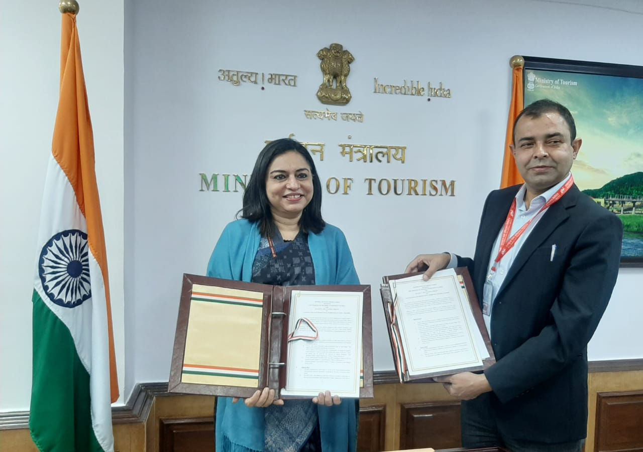 Tourism Ministry and Alliance Air Aviation Limited sign MoU to promote domestic tourism