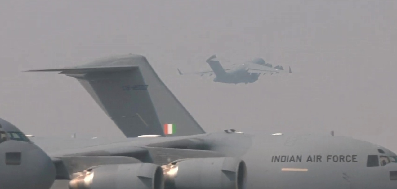 . @IAF_MCC  C-17 Globemaster take off for Romania from Hindon airbase.