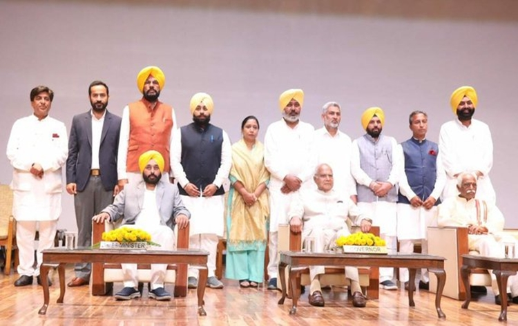 Punjab Swearing-in Ceremony: CM Bhagwant Mann forms Cabinet, 10 MLAs take oath as minister