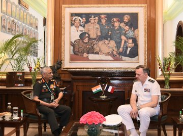 Admiral Pierre Vandier CNS, French Navy, called on General MM Naravane COAS and discussed ways to further strengthen the Defence Cooperation between the two countries:  @adgpi