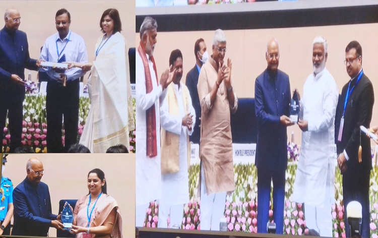 President Ram Nath Kovind felicitates winners of 3rd National Water Awards in Delhi