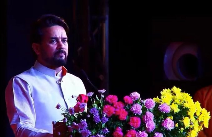 Union I&B Minister  @ianuragthakur  attended the four-day 'Madhavpur Ghed Fair' in Gujarat. Madhavpur Ghed Festival is being held from 10th to 13th April 2022.