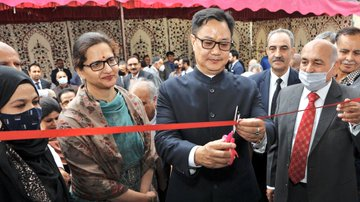 J&K: Union Law & Justice Minister  @KirenRijiju  inaugurates the premises of J&K International Arbitration Centre in Srinagar.