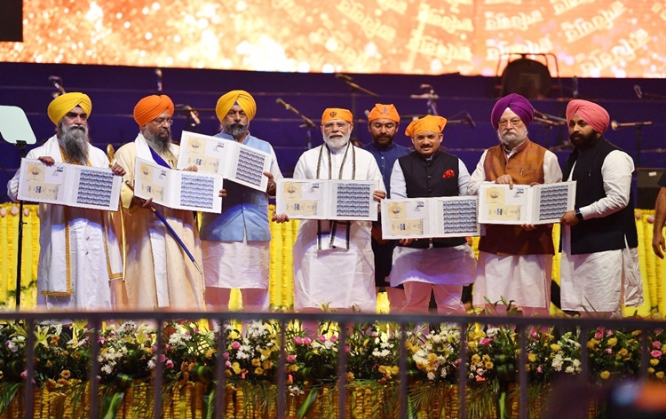 PM Modi addresses nation on 400th Parkash Parv of Sri Guru Tegh Bahadur Ji at Red Fort; Says India is moving ahead on ideals of Sikh Gurus