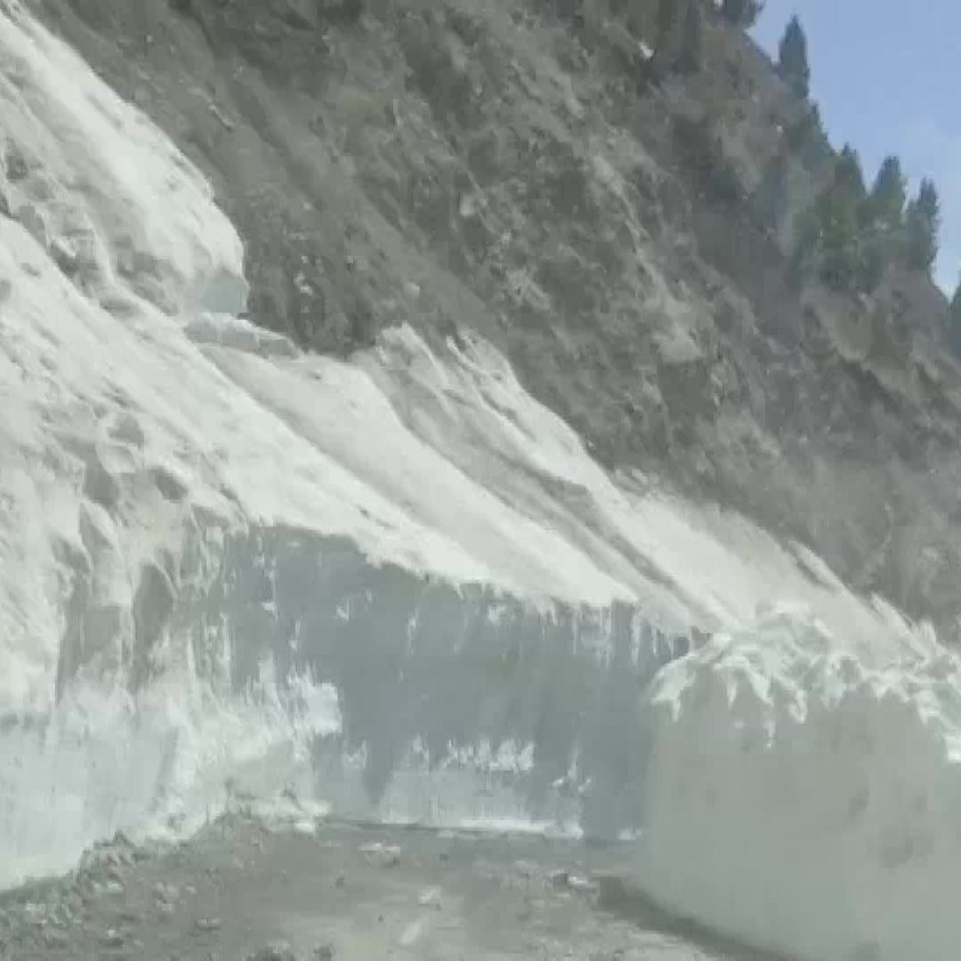 J&K: Mughal road, connecting Rajouri and Poonch districts of Jammu region with Shopian district of South Kashmir reopened for vehicular traffic yesterday, April 27 after remaining closed for over four months due to heavy snowfall.