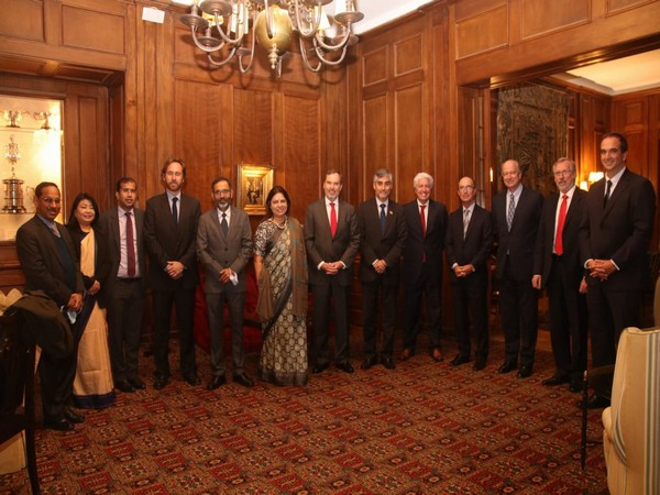 Meenakashi Lekhi discusses trade, investment with Chilean business delegation.