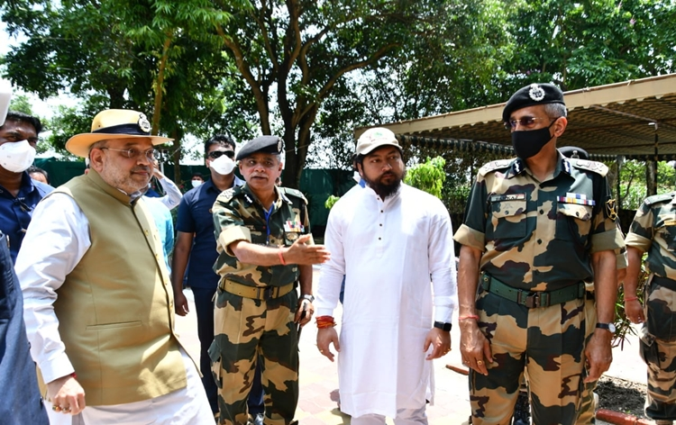 HM Amit Shah visits India-Bangladesh border area of Teen Bigha in West Bengal, interacts with BSF personnel