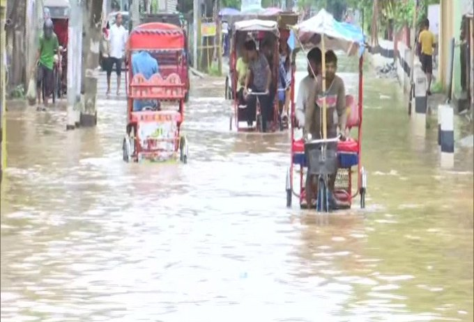 Heavy rain causes waterlogging in parts of Assam. Visuals from Anil Nagar area of Guwahati, Assam.