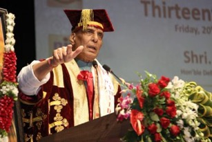 Defence Minister  @rajnathsingh   addressed the Convocation ceremony of Dr. DY Patil Vidyapeeth in Pune today. Minister says The youth have the ability to face any challenge and convert it into an opportunity.