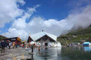 Uttarakhand: Portals of Shri Hemkunt Sahib Gurdwara located in Chamoli to be opened for devotees tomorrow.