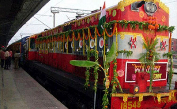 Delhi | Railways Minister Ashwini Vaishnaw and Bangladesh's Railway Minister Mohammad Nurul Islam Sujon flagged off 