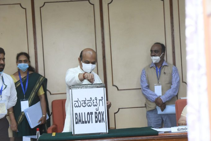 Bengaluru: Karnataka CM Basavaraj Bommai casts his vote in #RajyaSabhaElection2022, at Vidhana Soudha.