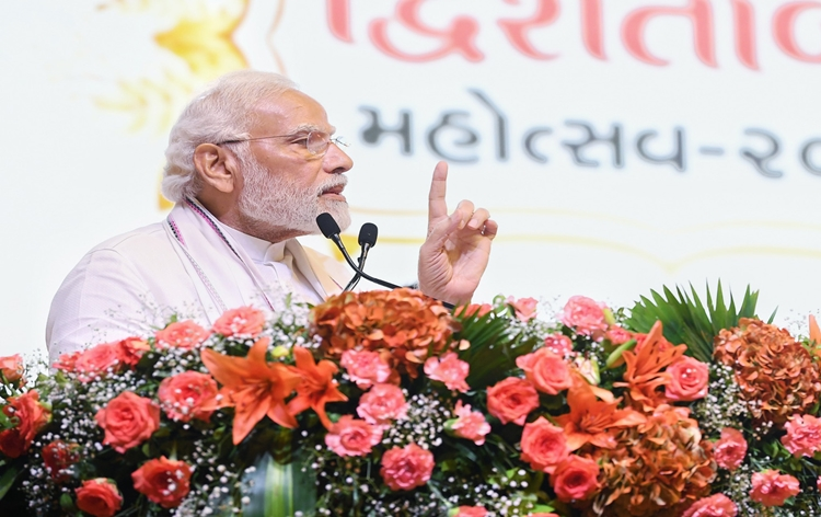 PM Modi praises journalists of country, says they worked like Karmayogis during Pandemic