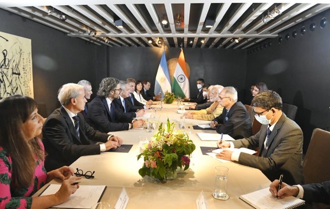 PM  @narendramodi  held talks with President of Argentina  @alferdez  in Munich. The two leaders discussed ways to deepen commercial and cultural linkages between India and Argentina.