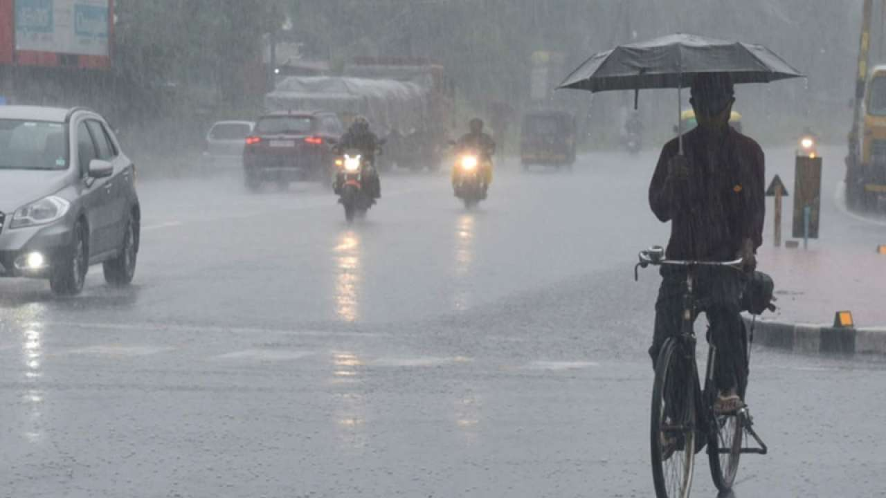 Delhi witnesses heavy rains; Thunderstorm alert