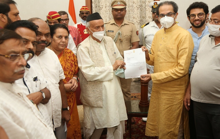 Uddhav Thackeray tenders his resignation to Governor Koshiyari; Floor test today