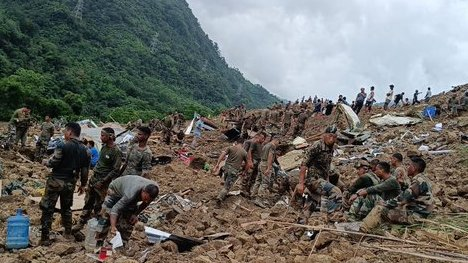 Noney, Manipur | Massive landslide triggered by incessant rains caused damage to Tupul station building of ongoing Jiribam – Imphal new line project.  Landslide also stuck the track formation, camps of construction workers.  7 bodies have been recovered so far. Rescued people being shifted to hospital. Around 45 persons are still missing: Solomon L Fimate, SDO of Noney district