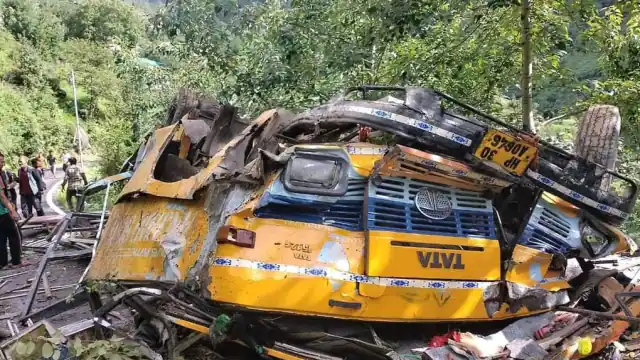 Bus fell into 200 meters deep gorge in Kullu, HP; 16 including school children died